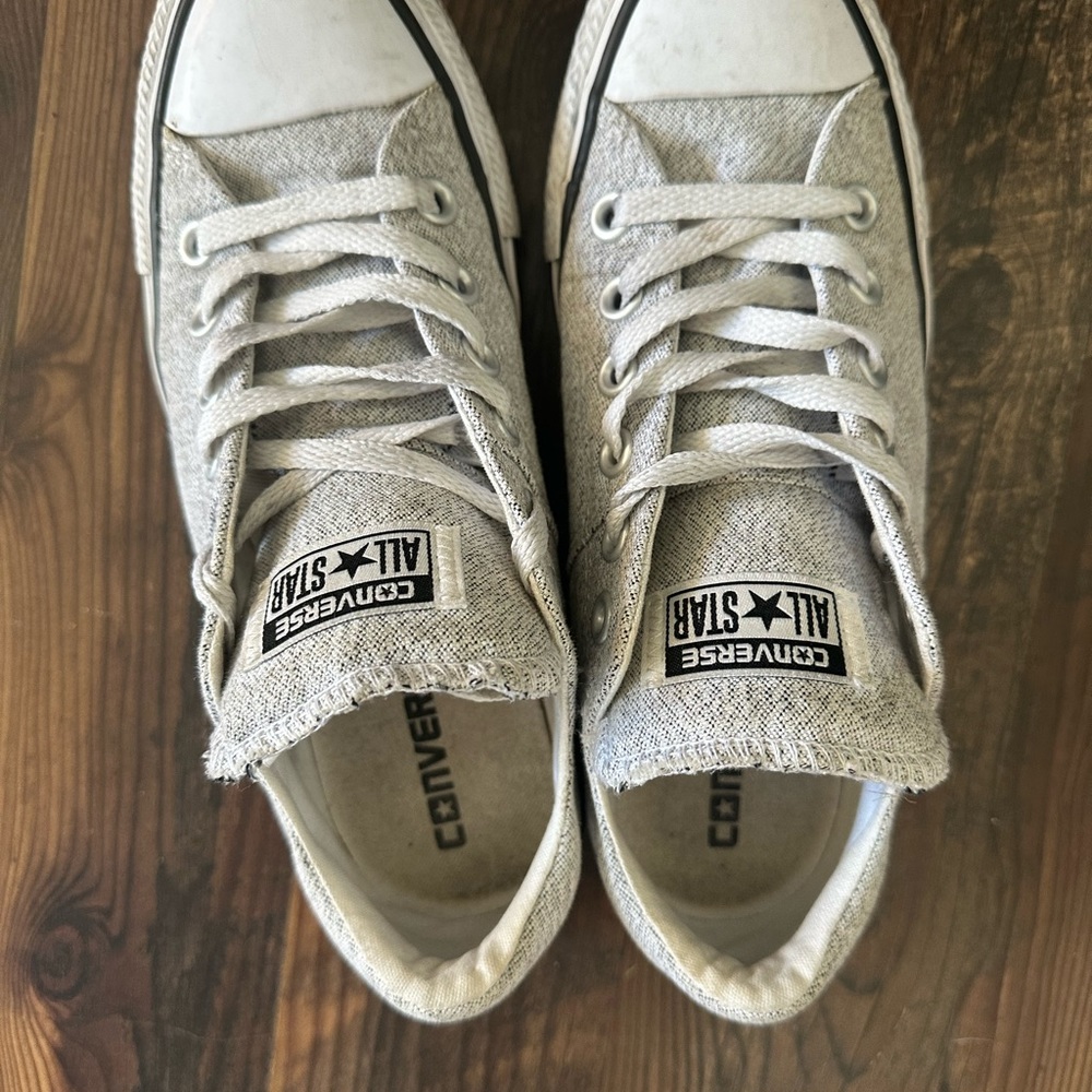 Size 7 heather grey Converse